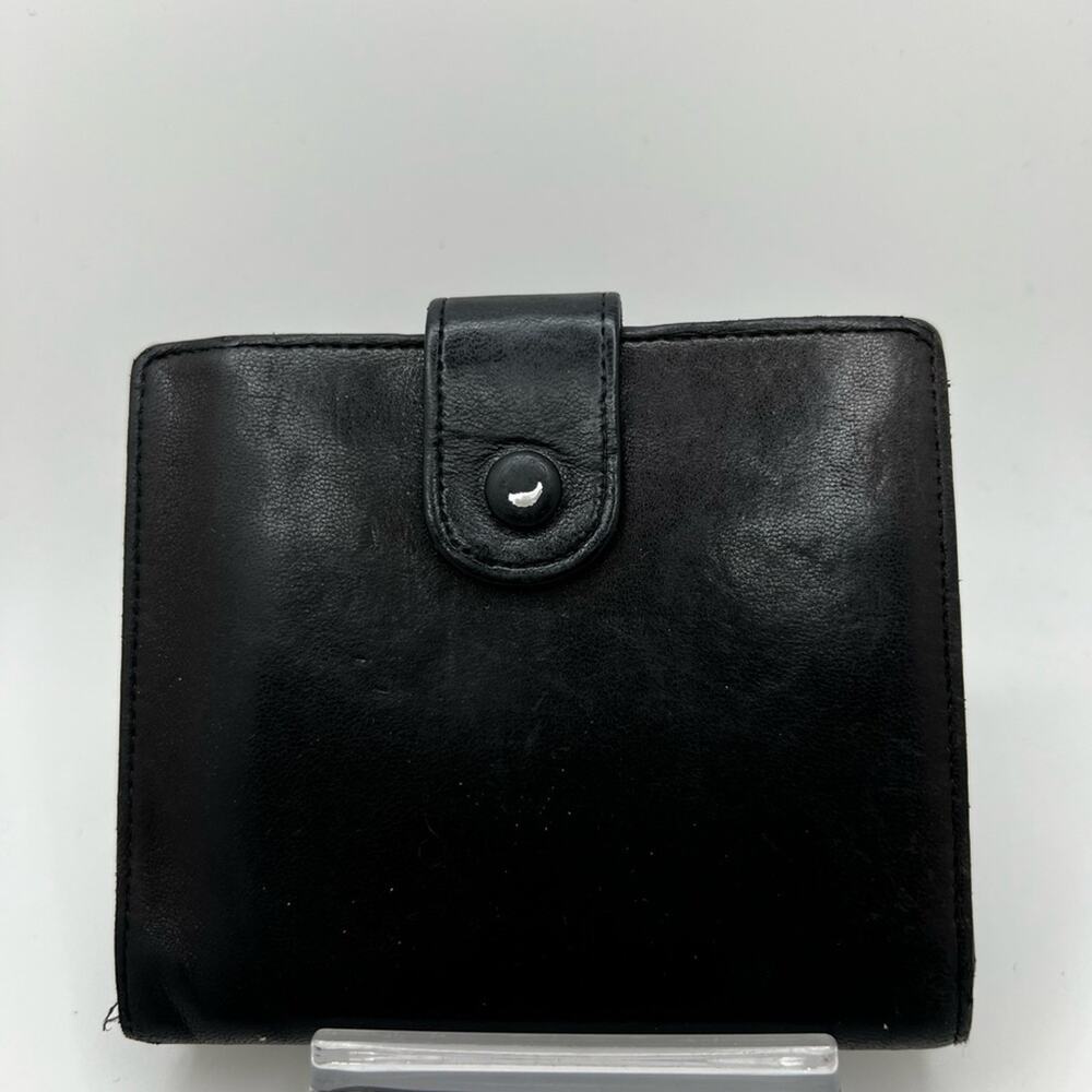 GUC Chanel Black Vintage Compact Wallet - Picture 2 of 8